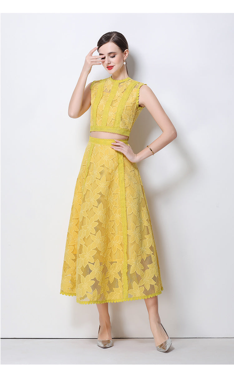 Court style round neck sleeveless short top with high-waisted embroidered hollow lace skirt