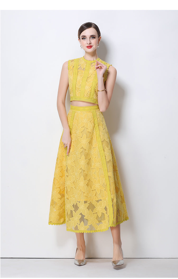Court style round neck sleeveless short top with high-waisted embroidered hollow lace skirt
