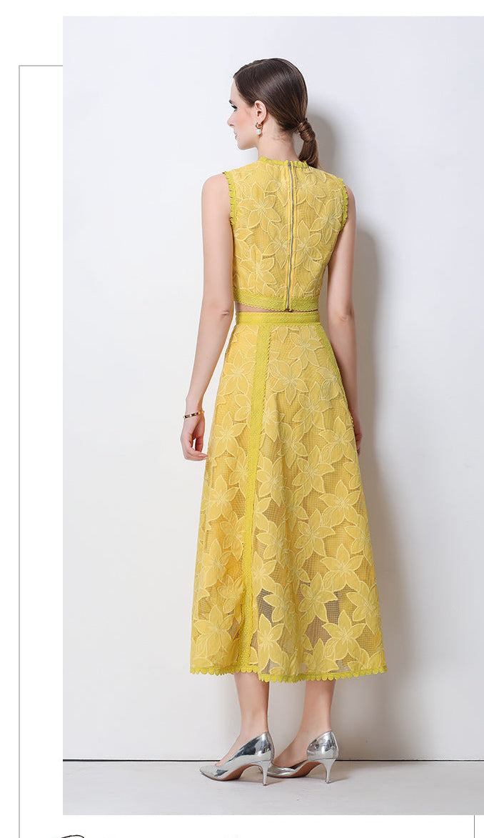 Court style round neck sleeveless short top with high-waisted embroidered hollow lace skirt
