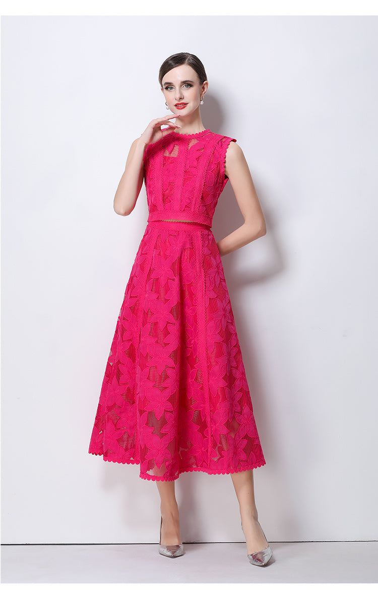 Court style round neck sleeveless short top with high-waisted embroidered hollow lace skirt