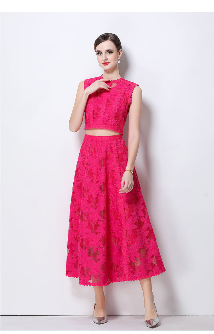 Court style round neck sleeveless short top with high-waisted embroidered hollow lace skirt