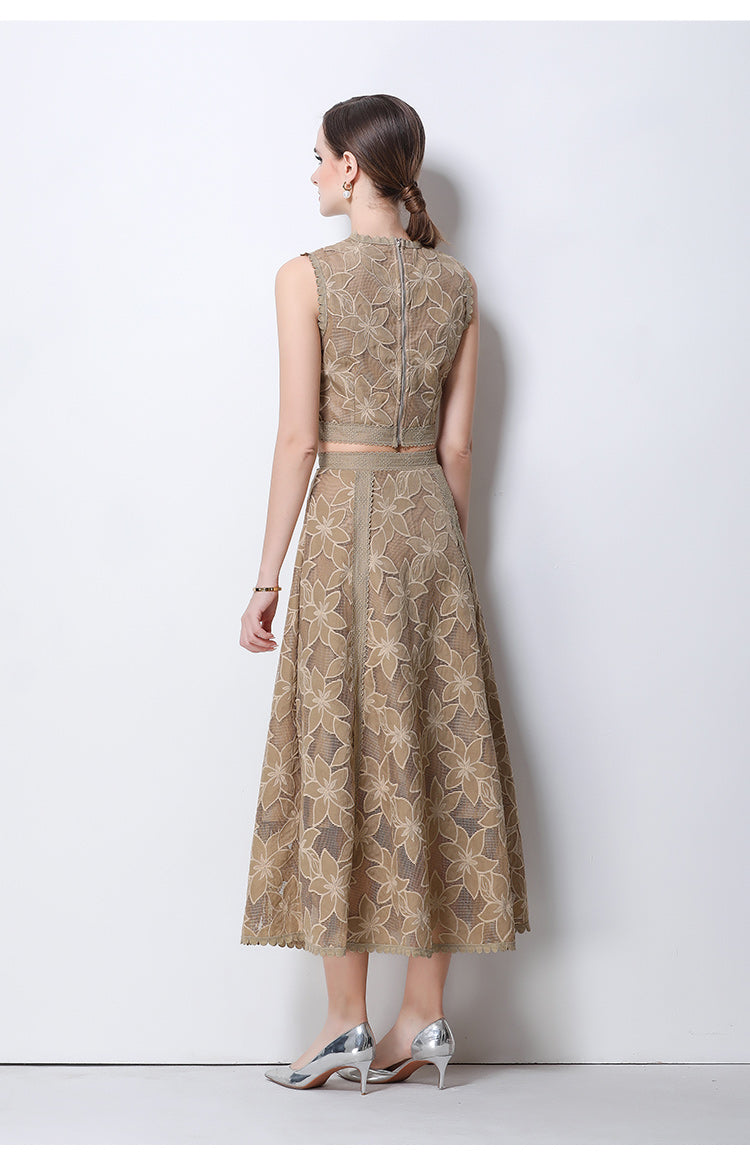 Court style round neck sleeveless short top with high-waisted embroidered hollow lace skirt