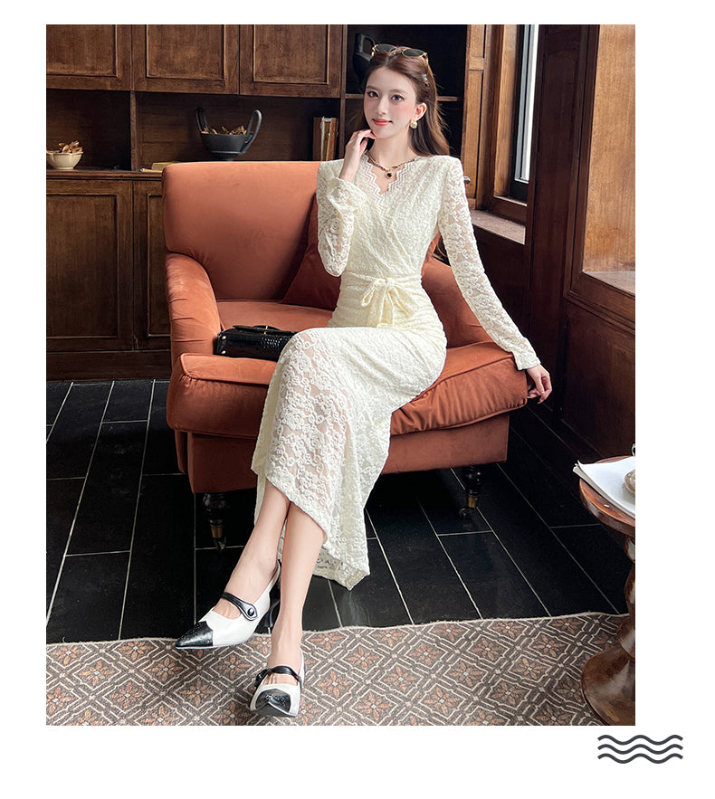 White Lace Scalloped V-Neck Floral Lace Mermaid Dress With Long Sleeves