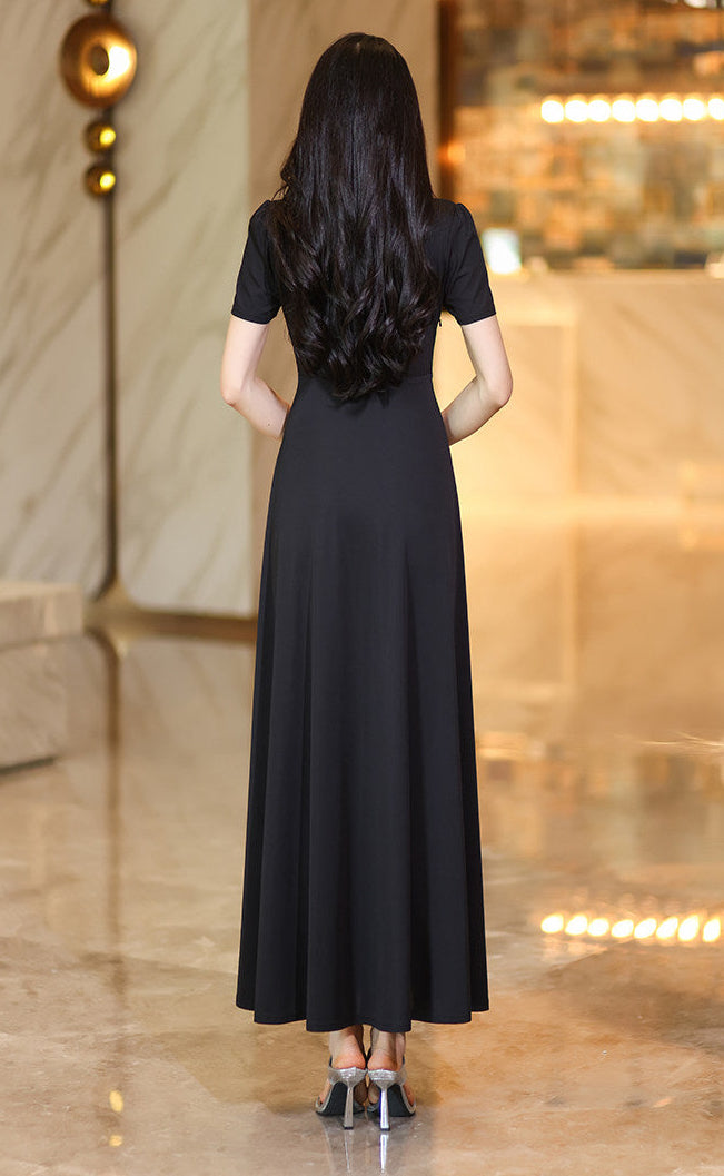 Graceful Noir Pleated Plus Size Maxi Dress