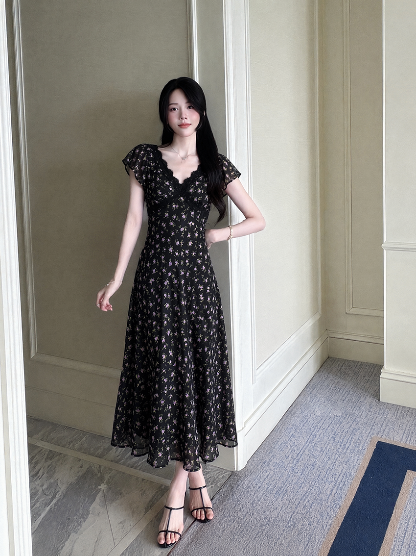 Plus Size Black Ditsy Floral Flutter Sleeve Midi Dress