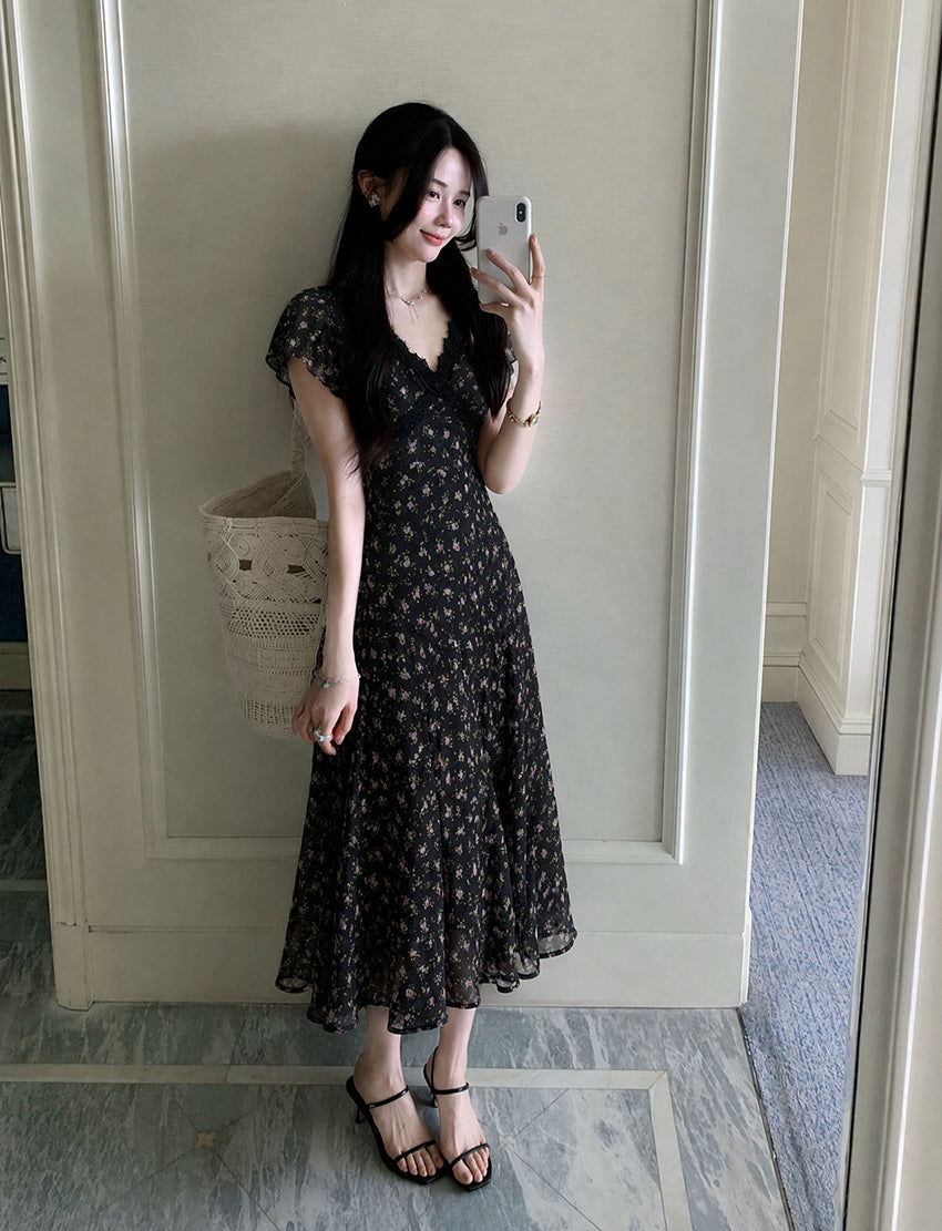 Plus Size Black Ditsy Floral Flutter Sleeve Midi Dress