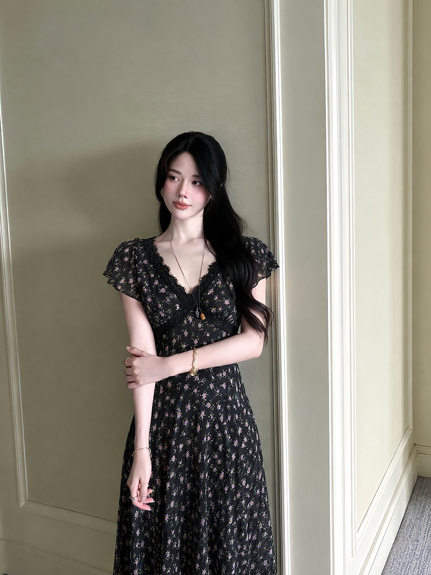 Plus Size Black Ditsy Floral Flutter Sleeve Midi Dress