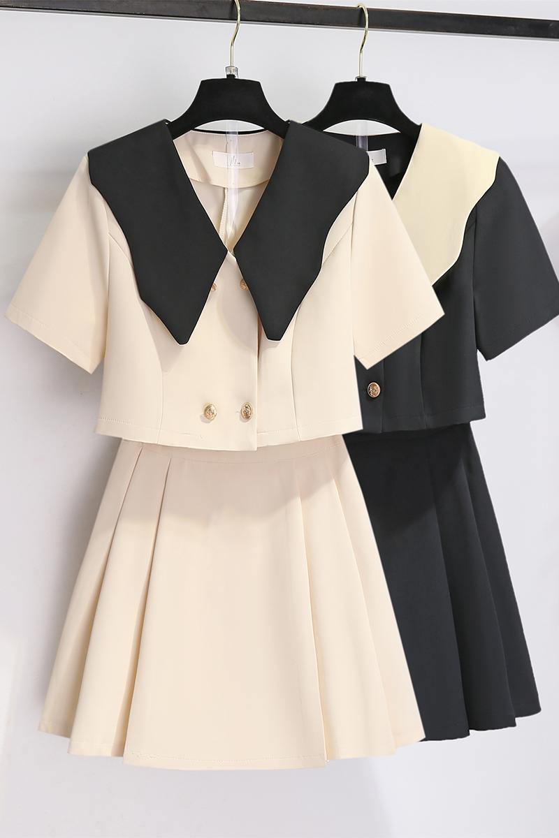 The Charlotte Contrast Collar Two-Piece Set