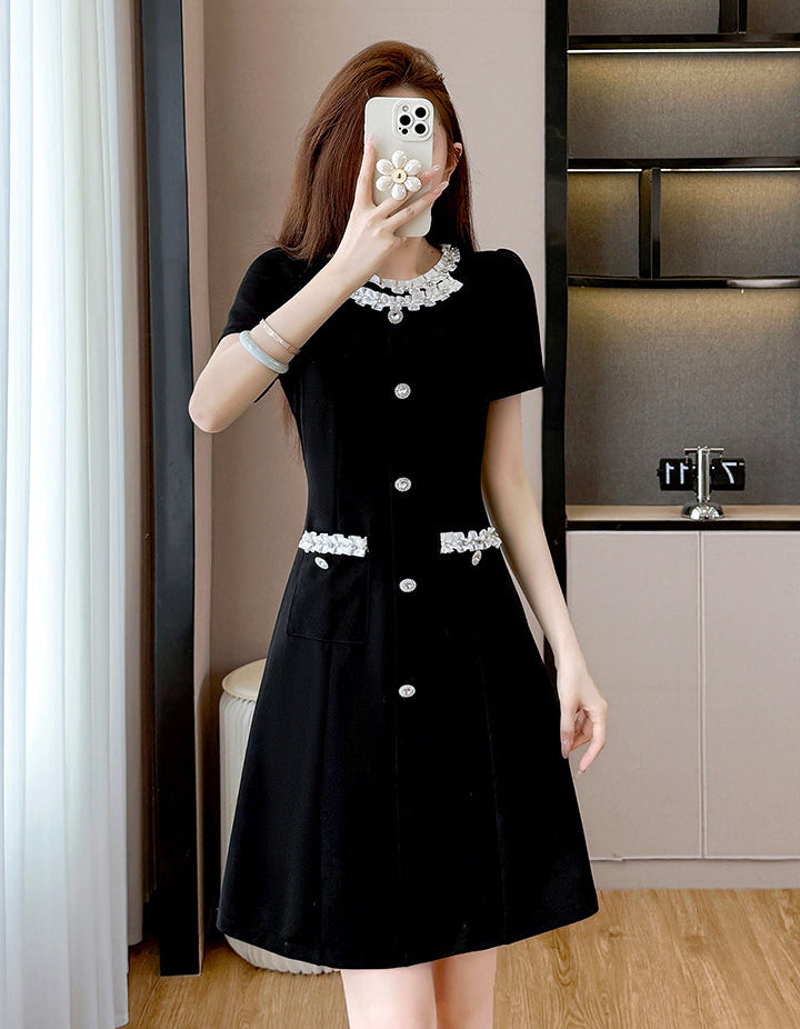 Elegant Plus Size Black Mini Dress With Contrast Lace-Curvy Fit Pearl Button Dress