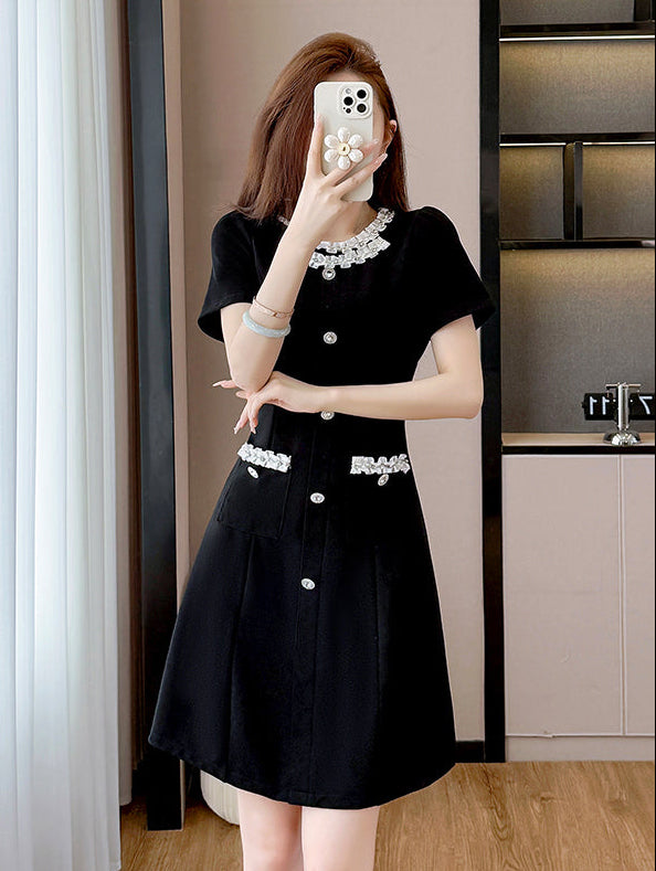 Elegant Plus Size Black Mini Dress With Contrast Lace-Curvy Fit Pearl Button Dress