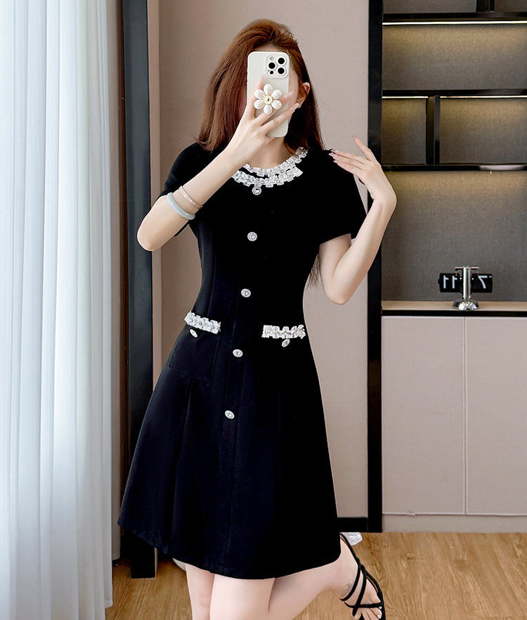 Elegant Plus Size Black Mini Dress With Contrast Lace-Curvy Fit Pearl Button Dress