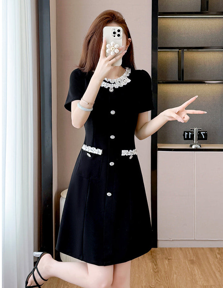 Elegant Plus Size Black Mini Dress With Contrast Lace-Curvy Fit Pearl Button Dress