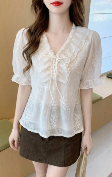 French Chic Puff-Sleeve Lace Blouse