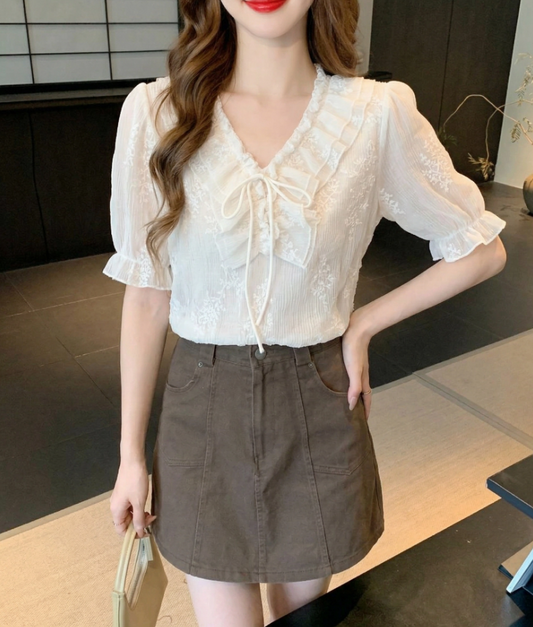 French Chic Puff-Sleeve Lace Blouse