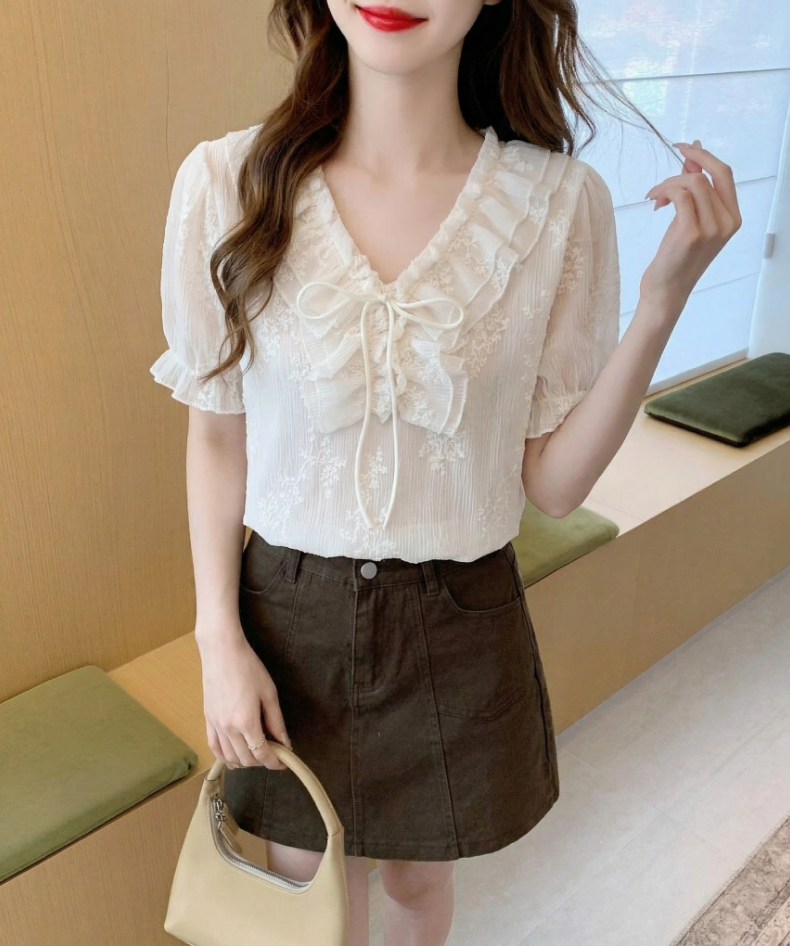 French Chic Puff-Sleeve Lace Blouse