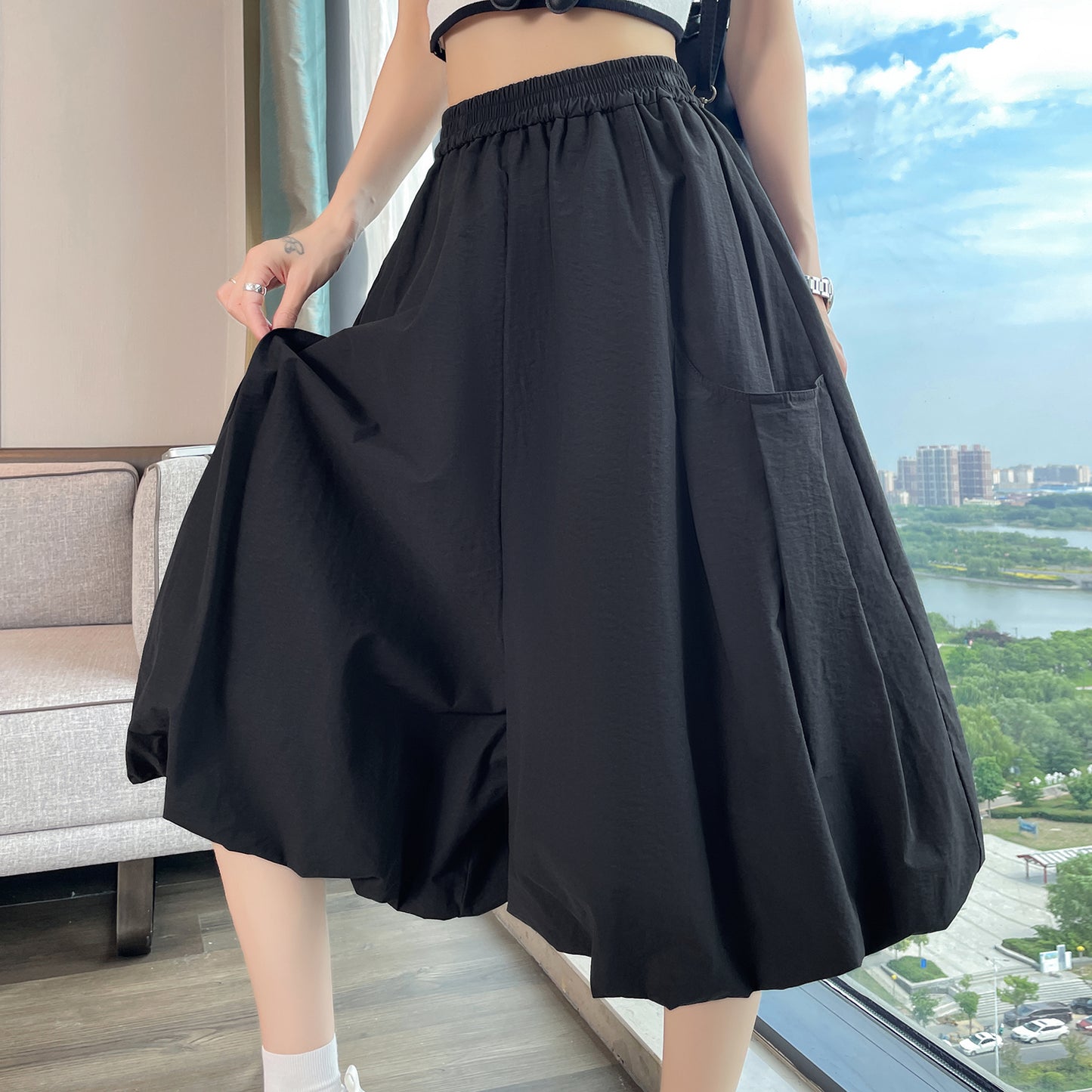 High-Waisted Bubble Hem Wide-Leg Capri Pants