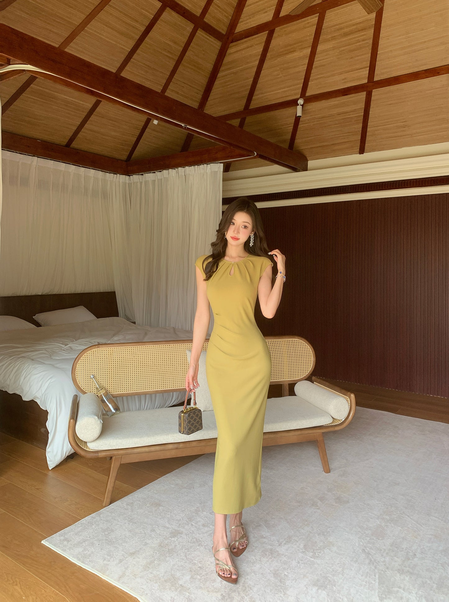 The Versatile High-Waisted Stretch Maxi-Keyhole Edition