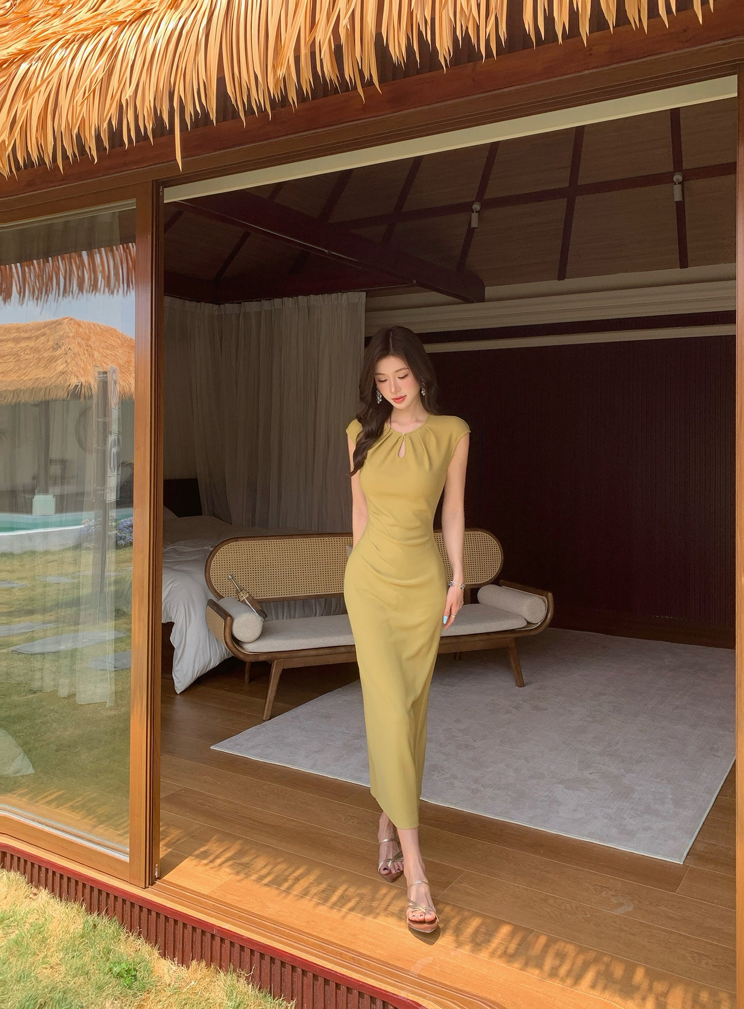 The Versatile High-Waisted Stretch Maxi-Keyhole Edition