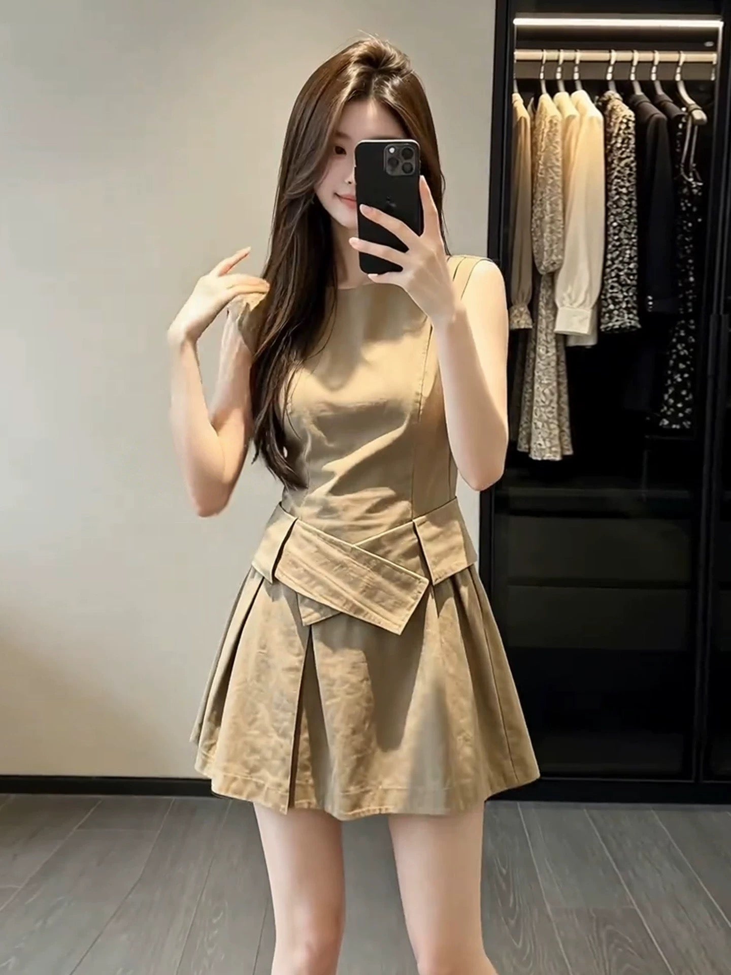 Sleeveless Khaki Criss-Cross Waist Pleated Dress