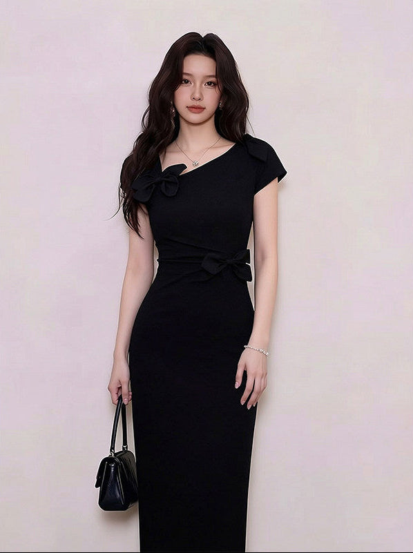 Sweetheart Bow Detailed Sheath Dress-Asymmetrical Neckline