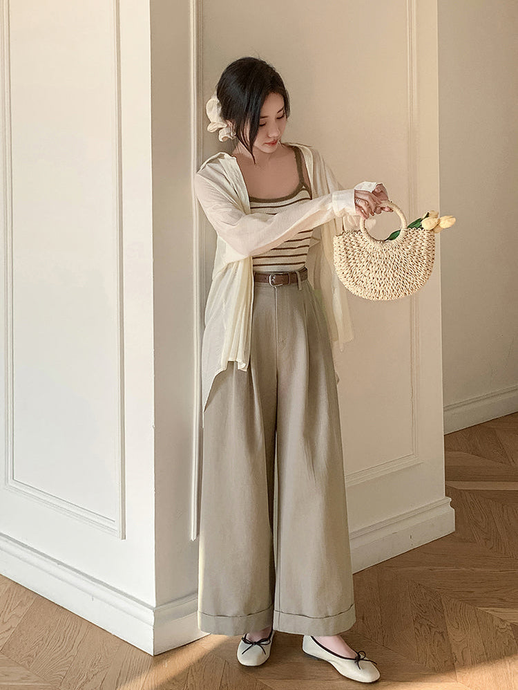 Retro-Style Wide-Leg With Tailored Pleat Front