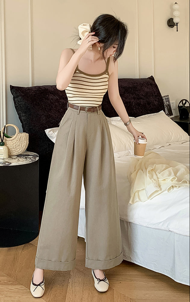 Retro-Style Wide-Leg With Tailored Pleat Front