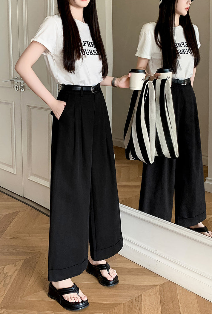 Retro-Style Wide-Leg With Tailored Pleat Front
