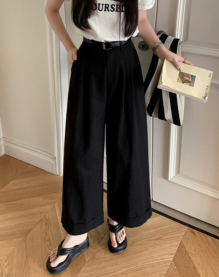 Retro-Style Wide-Leg With Tailored Pleat Front