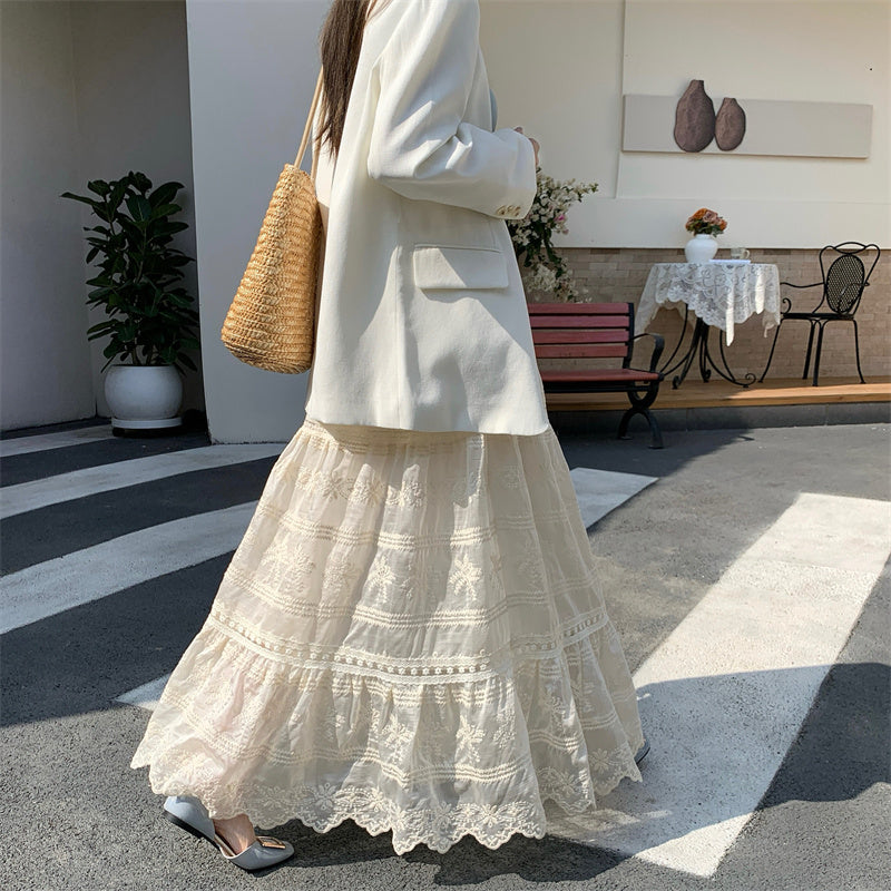 Vintage-Inspired Tiered Lace Maxi Skirt